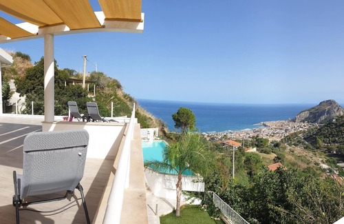 Cefalu House | Holiday house Cefalù for 1 - 10 persons with 5 bedrooms - Holiday home
