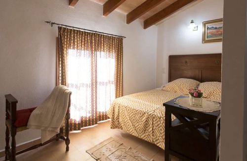 Maria de la Salut House | Holiday house for 6 people with private pool, only 10 minutes to the beach