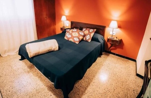 Gualta House | Holiday house Gualta for 1 - 15 persons with 6 bedrooms - Holiday home
