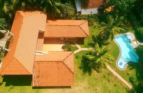 Habaraduwa House | Holiday house Habaraduwa for 1 - 14 persons with 5 bedrooms - Holiday home