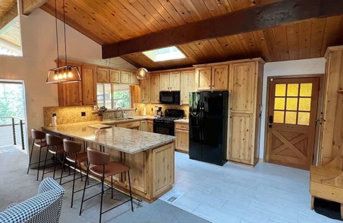 Twain Harte House | Holiday House - Hot Tub