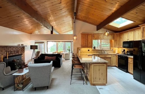 Twain Harte House | Holiday House - Hot Tub