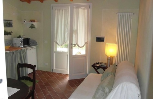 Cascina Apartment | Holiday house in Cascina with private parking