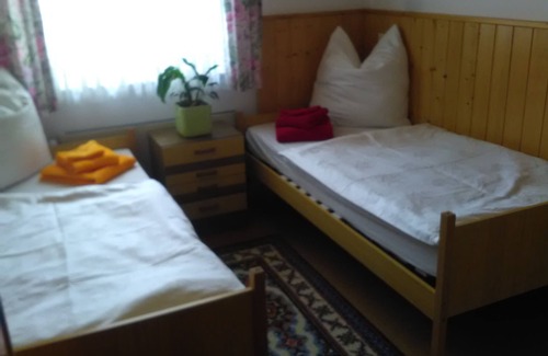 Sparneck House | Holiday house in the Fichtel Mountains with garden & terrace, free WiFi