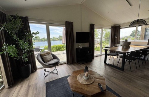Kerkdriel House | Holiday house Kerkdriel for 1 - 6 persons with 3 bedrooms - Holiday home