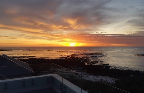 Kommetjie House | Holiday house Noordhoek for 1 - 12 persons with 6 bedrooms - Holiday house