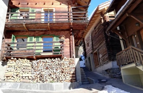 Sarreyer Ski Chalet | Holiday house Sarreyer for 4 - 6 persons with 3 bedrooms - Holiday house