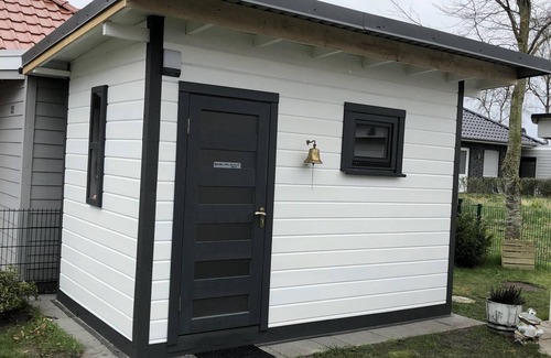 Conneforde House | Holiday house stork nest on the amber lake with outdoor whirlpool and sauna