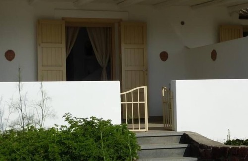 San Vincenzo House | Holiday house Stromboli for 2 - 6 persons with 2 bedrooms - Twin house