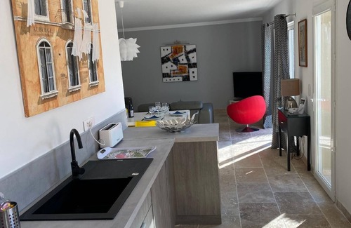 Tavel House | Holiday house Tavel for 1 - 6 persons with 3 bedrooms - Row house