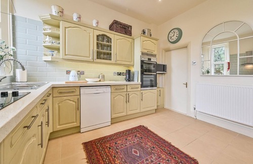 Torquay House | Holiday house Torquay for 1 - 5 persons with 3 bedrooms - Twin house