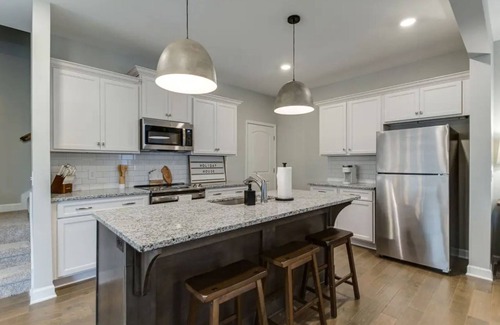 Tullahoma House | Holiday House