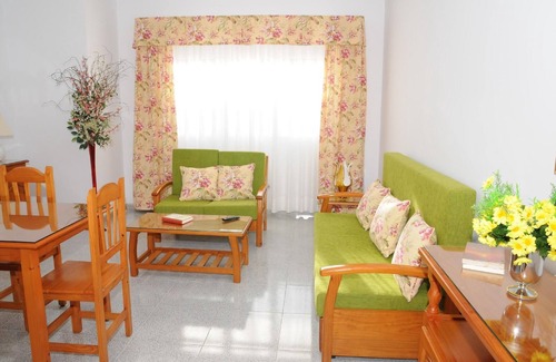 Vecindario House | Holiday house Vecindario for 2 - 5 persons with 2 bedrooms - Holiday apartment in one or multi-famil