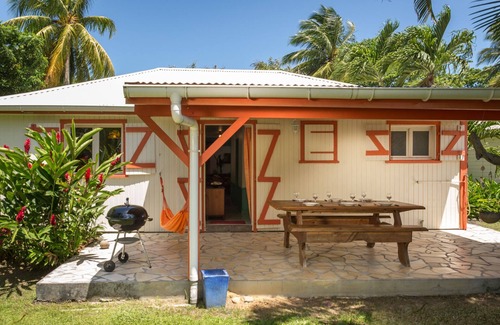 Pointe-Noire House | Holiday house with pool in a tropical garden, beach at walking distance