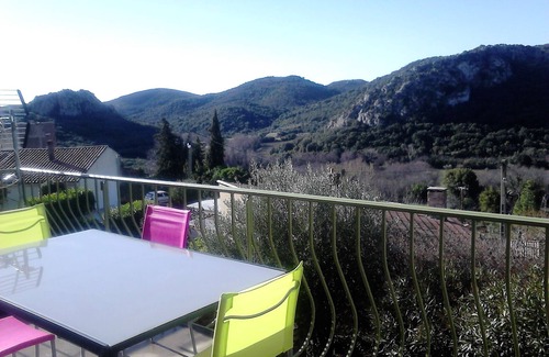 Vailhan House | holiday house with terrace, panoramic view, lake of olivettes