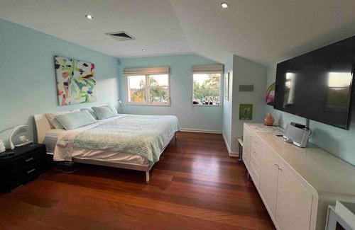 Northwood House | Holiday in this beautiful harbourside retreat.