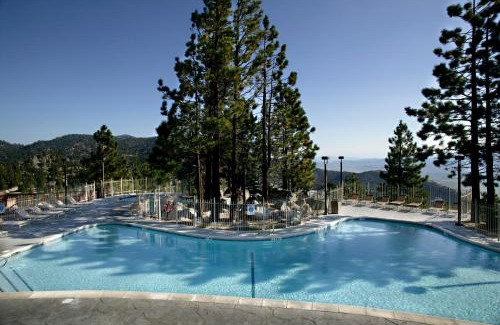 Tahoe Village Hotel | Holiday Inn Club Vacations - Tahoe Ridge Resort
