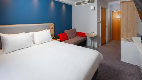 Burton on Trent Hotel | Holiday Inn Express Burton on Trent by IHG