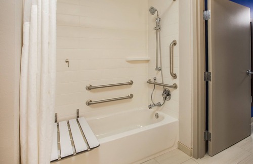 Central Oklahoma City Hotel | Holiday Inn Express and Suites Oklahoma City Northwest by IHG
