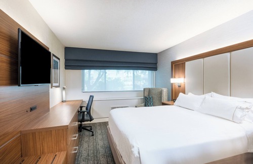 Piety Corner Hotel | Holiday Inn Express Boston - Waltham by IHG