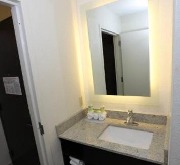 Brentwood Hotel | Holiday Inn Express Brentwood-South Cool Springs by IHG