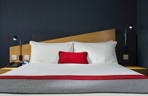Stoke-on-Trent Hotel | Holiday Inn Express Stoke On Trent by IHG