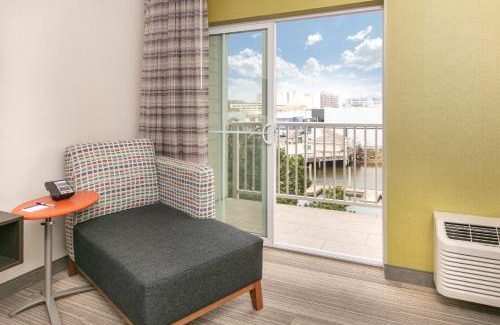Seaside Resort | Holiday Inn Express Hotel & Suites Seaside Convention Center by IHG
