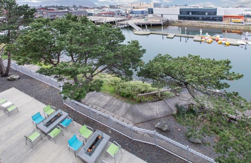 Seaside Resort | Holiday Inn Express Hotel & Suites Seaside Convention Center by IHG