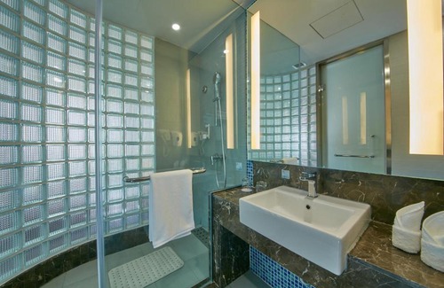 Shizhong District Hotel | Holiday Inn Express Leshan City Square by IHG - High Speed Rail and Leshan Giant Buddha