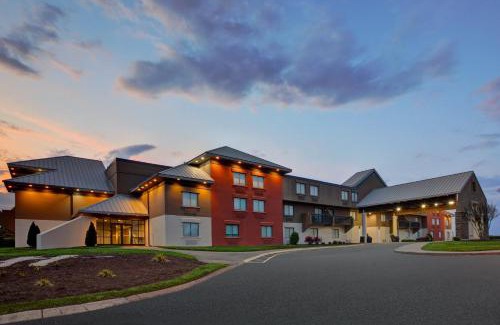Donelson Hotel | Holiday Inn Express Nashville Airport by IHG