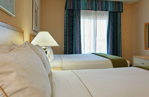 Near East Side Hotel | Holiday Inn Express San Antonio Rivercenter Area by IHG