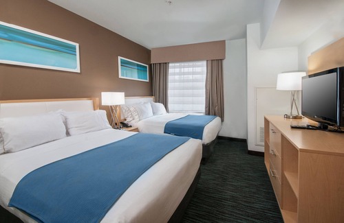Near East Side Hotel | Holiday Inn Express San Antonio Rivercenter Area by IHG