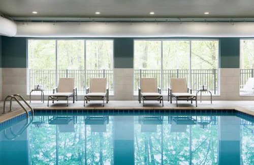 Savannah Hotel | Holiday Inn Express Savannah - Gateway by IHG