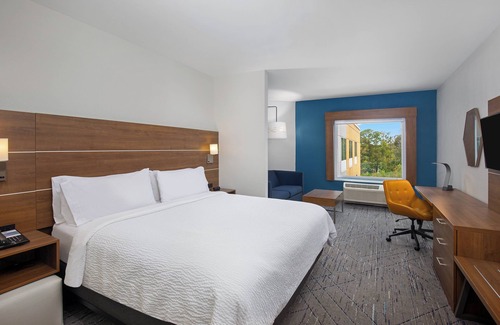 Carrollton Hotel | Holiday Inn Express & Suites Carrollton West by IHG