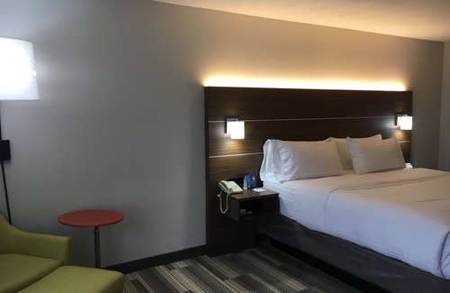 Thomasville Hotel | Holiday Inn Express & Suites Thomasville by IHG