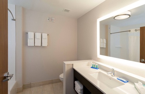 Thomasville Hotel | Holiday Inn Express & Suites Thomasville by IHG