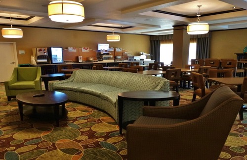 Montgomery Hotel | Holiday Inn Express & Suites Montgomery by IHG