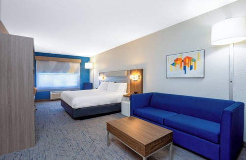 Palm Coast Hotel | Holiday Inn Express & Suites Palm Coast I95 by IHG