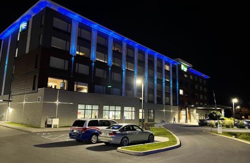 Downtown Gatineau Hotel | Holiday Inn Express & Suites - Gatineau - Ottawa by IHG