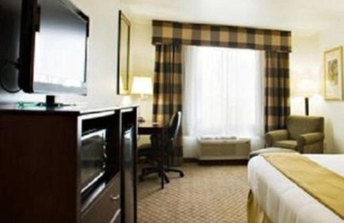 Childress Hotel | Holiday Inn Express & Suites Childress by IHG