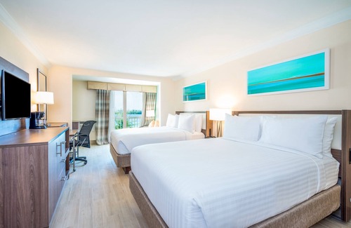 Downtown Nassau Hotel | Holiday Inn Express & Suites Nassau by IHG
