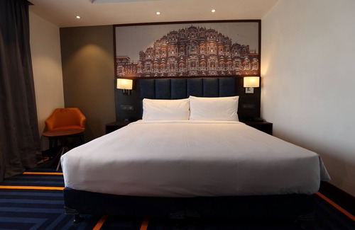 Jaipur Hotel | Holiday Inn Express & Suites Jaipur Gopalpura by IHG