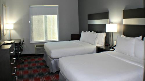 Bonham Hotel | Holiday Inn Express & Suites Bonham by IHG