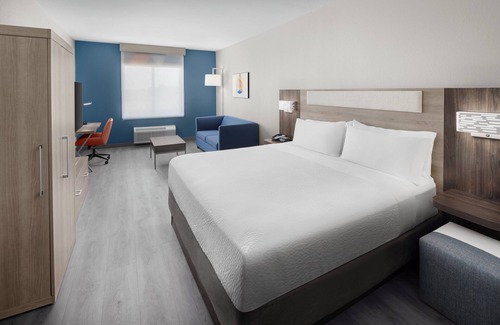 Midland Hotel | Holiday Inn Express & Suites Midland Loop 250 by IHG
