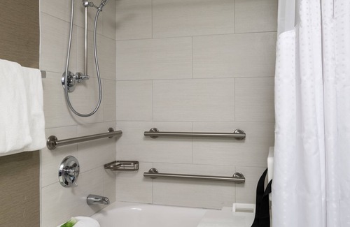 King of Prussia Hotel | Holiday Inn Express Hotel & Suites Philadelphia – King of Prussia by IHG