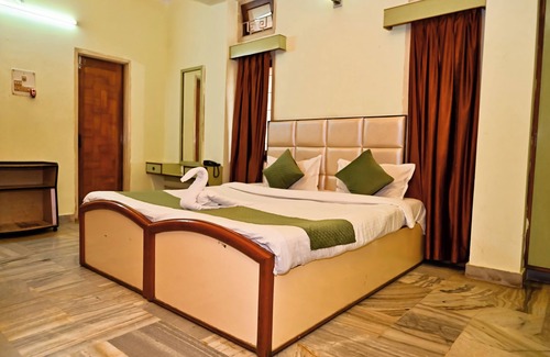 Sualkuchi House | Holiday Inn Guest House