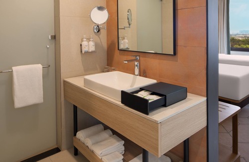 Gurugram Hotel | Holiday Inn Gurgaon NH8 by IHG
