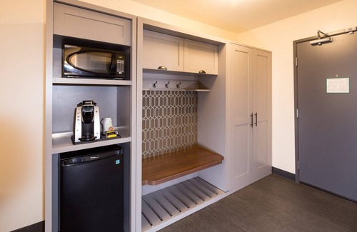 Kalamazoo Hotel | Holiday Inn Kalamazoo West by IHG