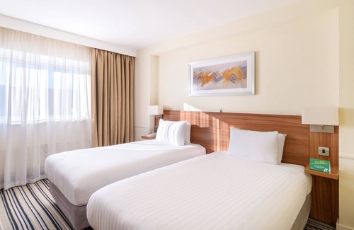 Garforth Hotel | Holiday Inn Leeds Garforth by IHG