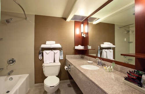 Harbor Gateway South Hotel | Holiday Inn Los Angeles Gateway - Torrance by IHG